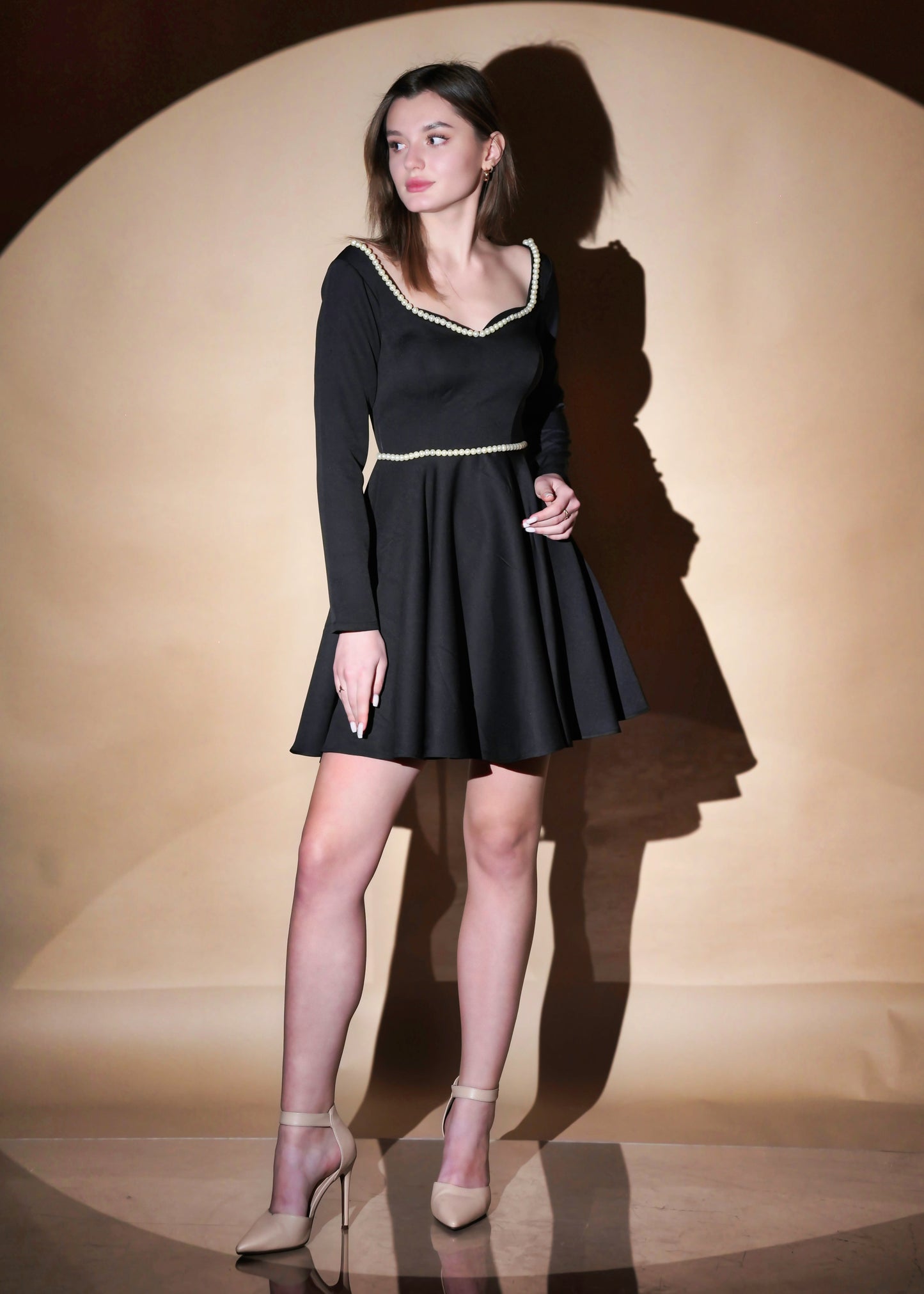 BLACK SWEETHEART NECK PEARL EMBRACE SHORT SKATER DRESS