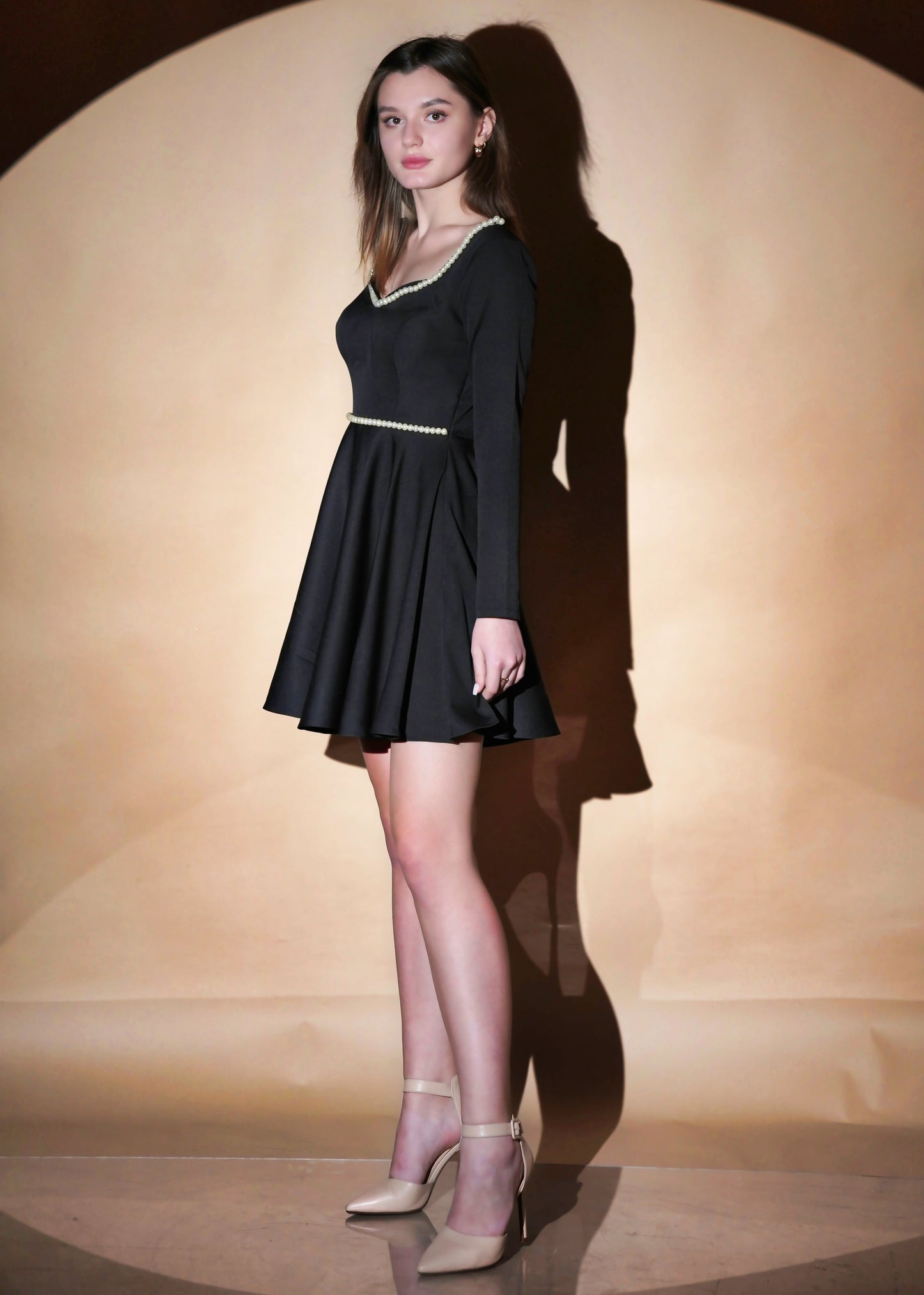 BLACK SWEETHEART NECK PEARL EMBRACE SHORT SKATER DRESS